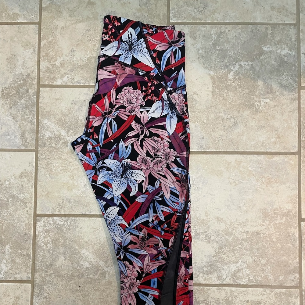 Lululemon - size 10